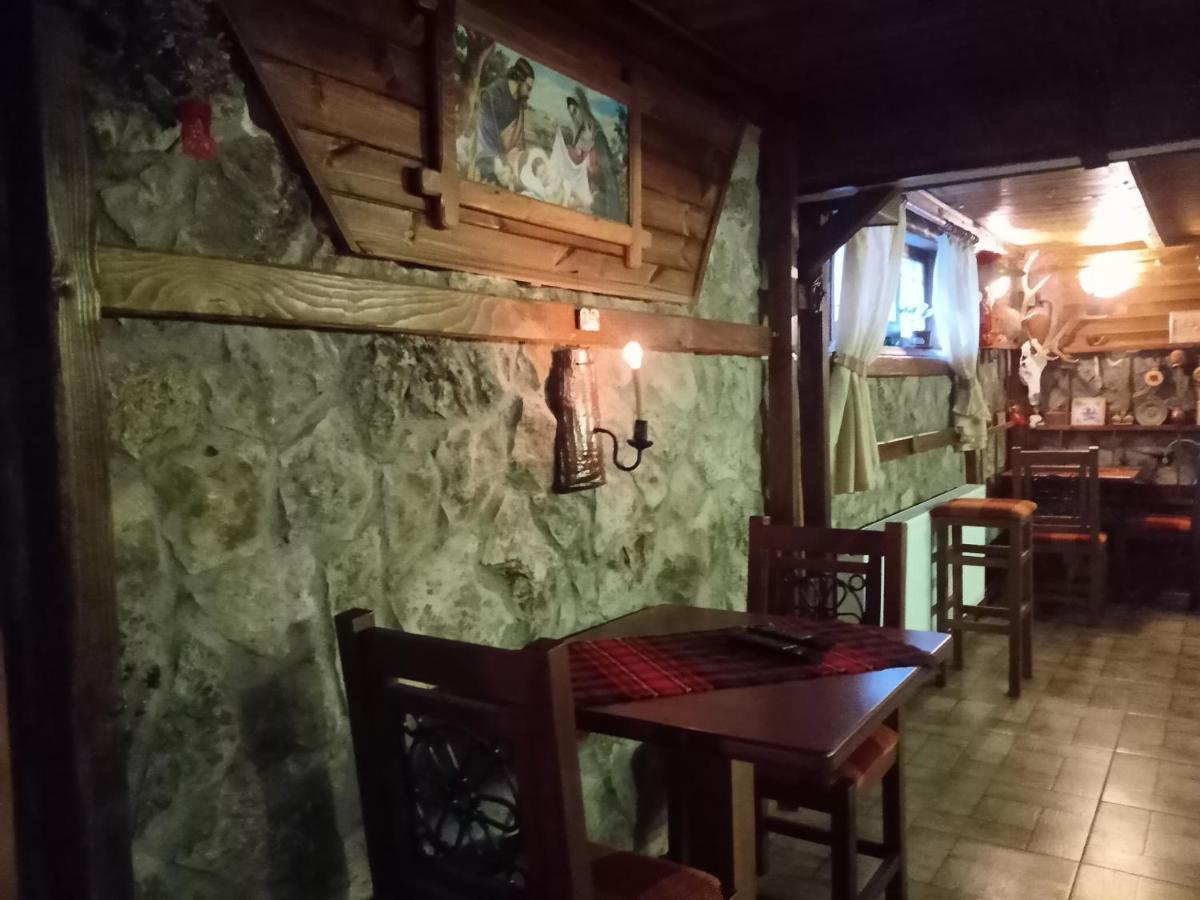 Кръчмъ При Байката Hotel Ribarica Exterior photo