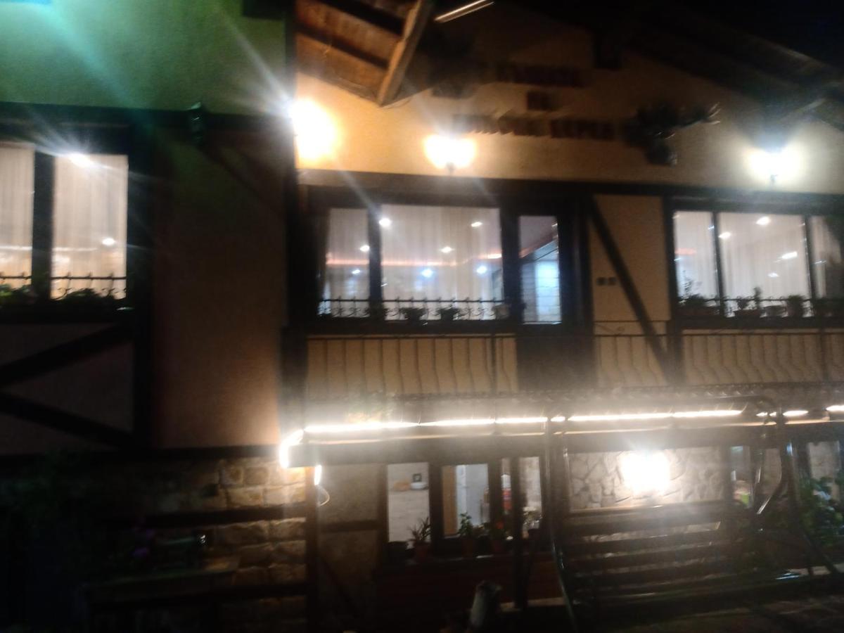Кръчмъ При Байката Hotel Ribarica Exterior photo