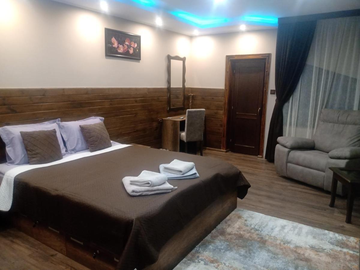 Кръчмъ При Байката Hotel Ribarica Exterior photo